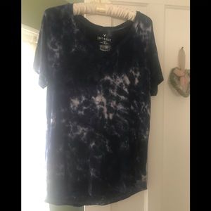 American Eagle 🦅 V neck T shirt